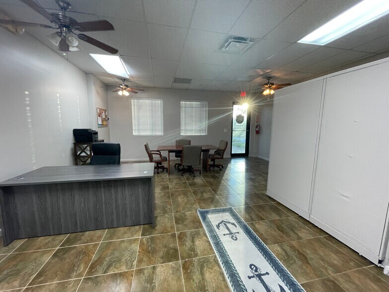 More Photos Of 10600 Griffin Rd, Cooper City Office For Sale