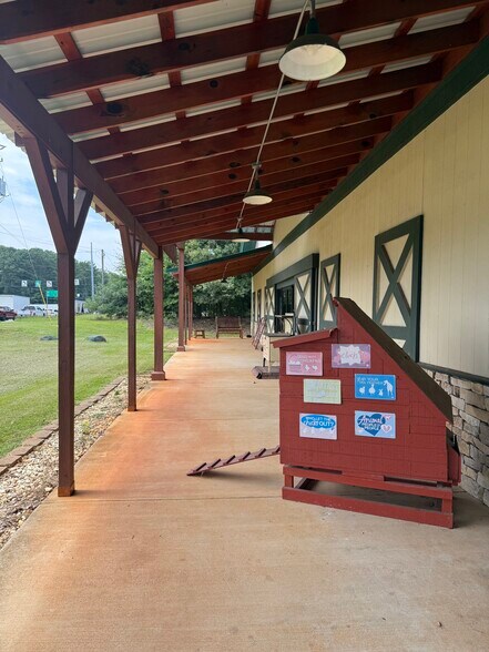 More Photos Of 4860 Atlanta Hwy, Bogart General Retail For Sale