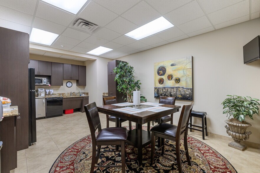 More Photos Of 5422 Alpha Rd, Dallas Medical For Sale