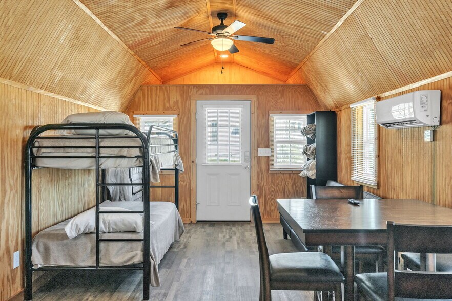 More Photos Of 349 Willow Ln, Rocky Top Specialty For Sale