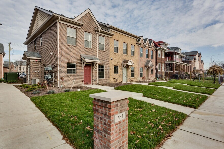 Primary Photo Of 710 E Ferry St, Detroit Apartments For Sale