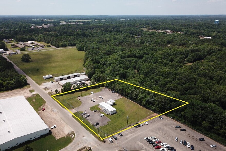 More Photos Of 900 Ravenwood Dr, Selma Warehouse For Sale