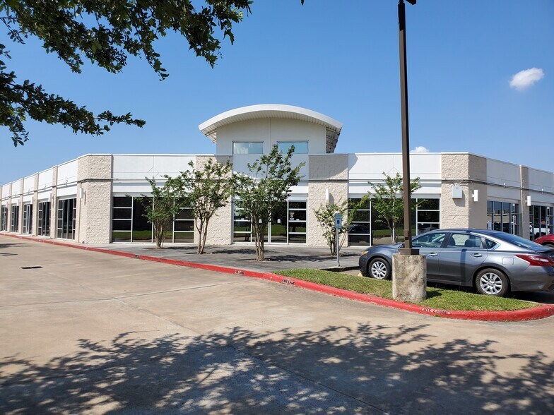 More Photos Of 1010 W Baker Rd, Baytown Medical For Lease