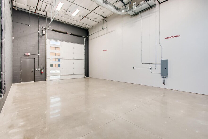 More Photos Of 2100 Double Creek Dr, Round Rock Showroom For Sale