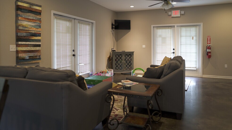 More Photos Of 2500 Ridgeland Cir, Pocahontas Apartments For Sale