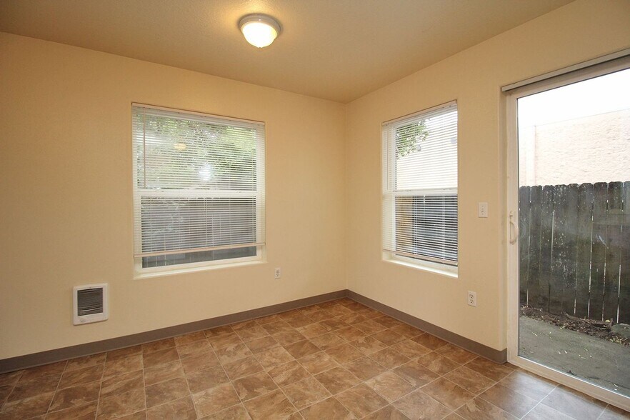 More Photos Of 3548 SE 119th St, Portland Apartments For Sale