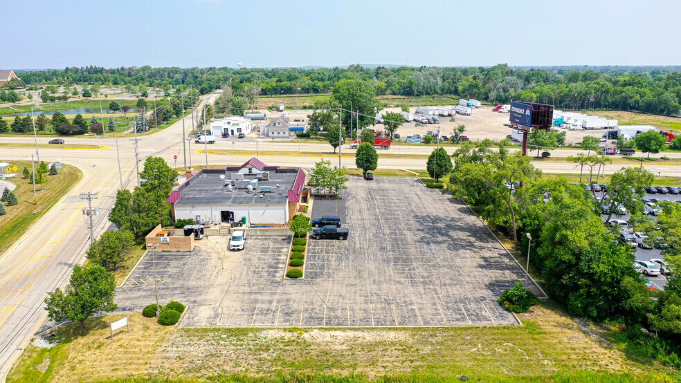 More Photos Of 27W371 North Ave, West Chicago Restaurant For Sale