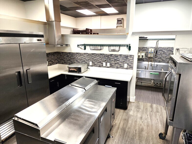 More Photos Of 3007 W Commercial Blvd, Fort Lauderdale Office For Sale