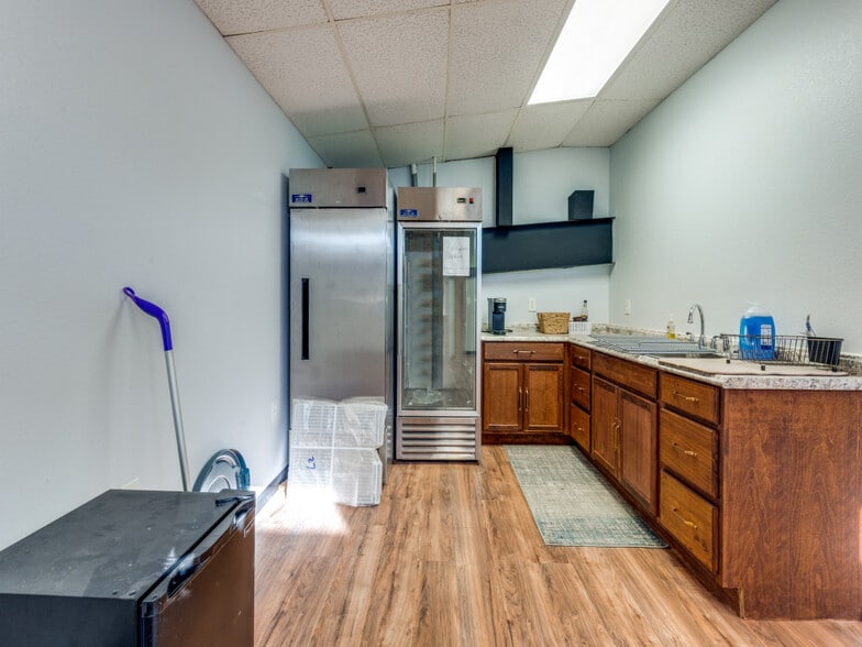 More Photos Of 14732 Bulverde Rd, San Antonio Warehouse For Sale