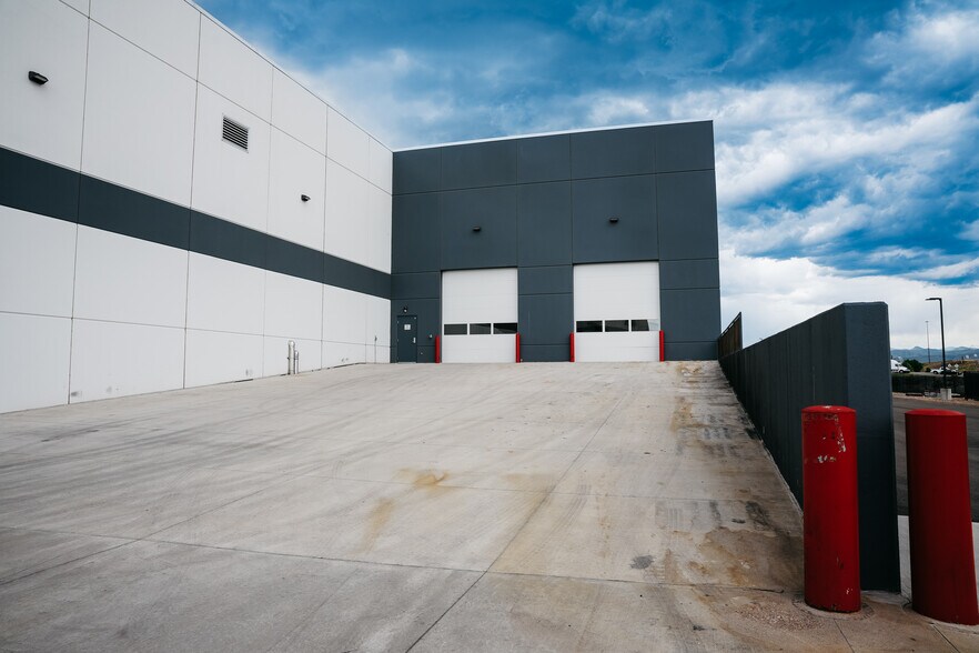 More Photos Of 1350 W 62nd Ave, Denver Warehouse For Lease
