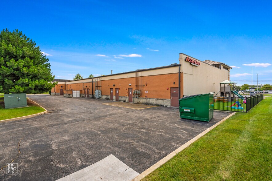 More Photos Of 191 W North Ave, West Chicago Freestanding For Sale
