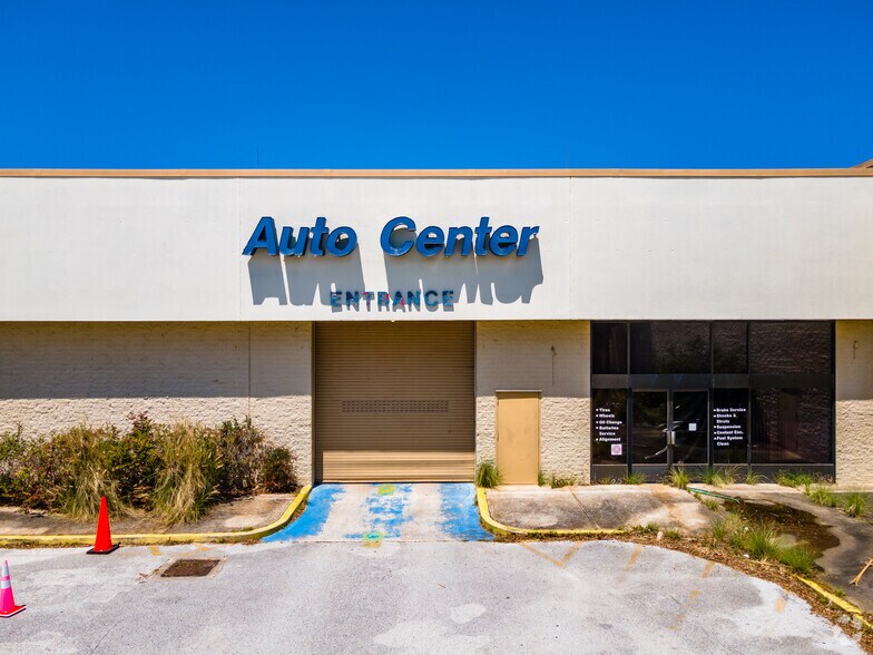 More Photos Of 9409 Us Highway 19, Port Richey Unknown For Lease
