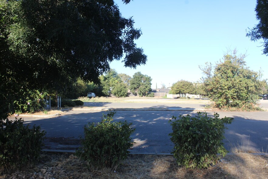 More Photos Of 7958 Lander Avenue, Hilmar Land For Sale