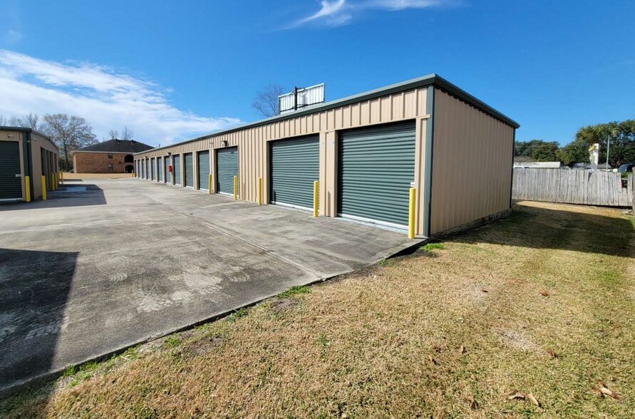 More Photos Of 106 Elizabeth Dr, Saint Martinville Self Storage For Sale
