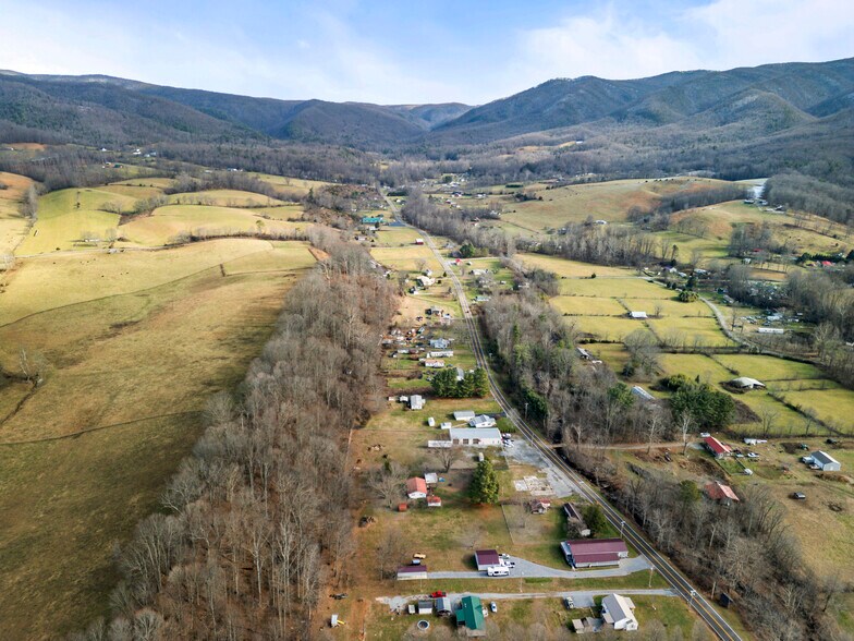 More Photos Of 2719 Highway 91, Elizabethton Showroom For Sale