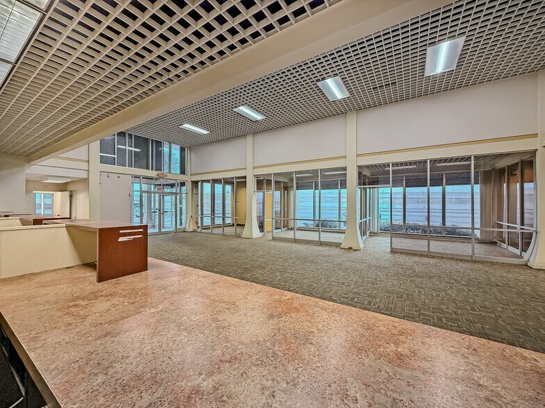 More Photos Of 1031 US Highway 181, Portland Bank For Sale