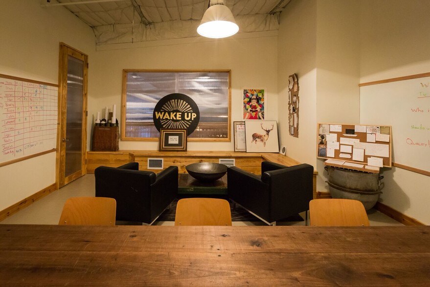 More Photos Of 409-411 Monroe W, Austin Office For Lease