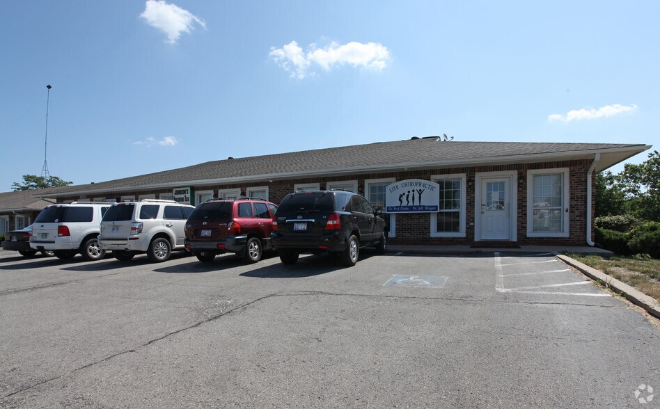 More Photos Of 13849 S Mur-Len Rd, Olathe Office For Lease