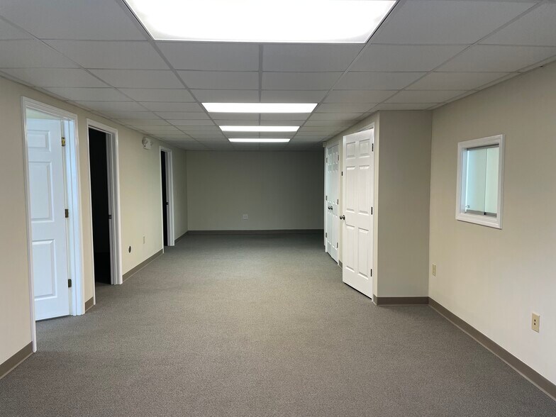 More Photos Of 4010 E North St, Greenville Office For Lease