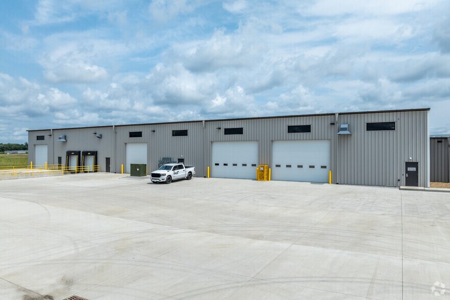 More Photos Of 6815 Innovation Dr, Cedar Falls Industrial For Lease