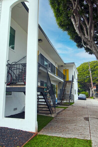 More Photos Of 2626 Cloverfield Blvd, Santa Monica Apartments For Sale