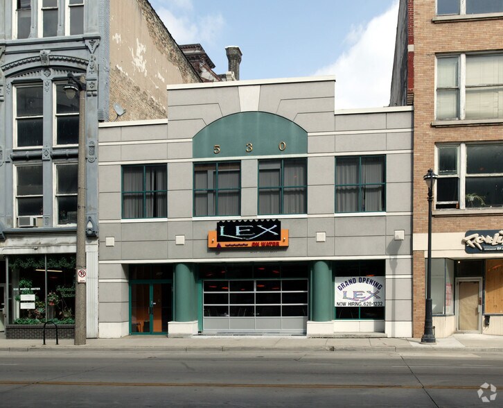 More Photos Of 530 N Water St, Milwaukee Storefront For Sale