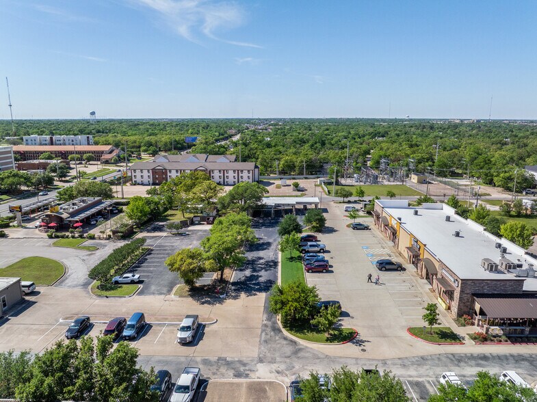 More Photos Of 111 University Dr E, College Station Office For Sale
