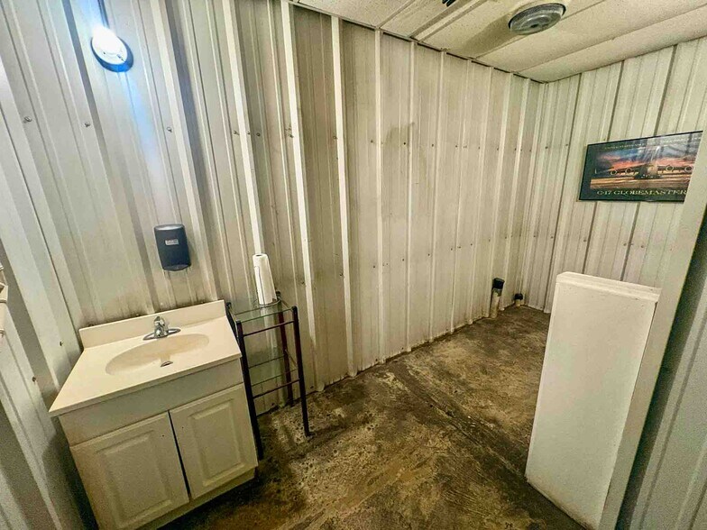 More Photos Of 117 Oxford ave, Enid Restaurant For Sale
