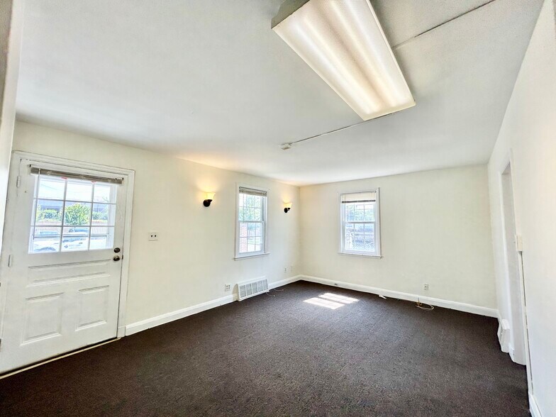 More Photos Of 203 Old Padonia Rd, Lutherville Timonium Office For Lease