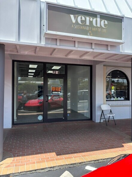 More Photos Of 7304 SW 57th Ave, South Miami General Retail For Lease
