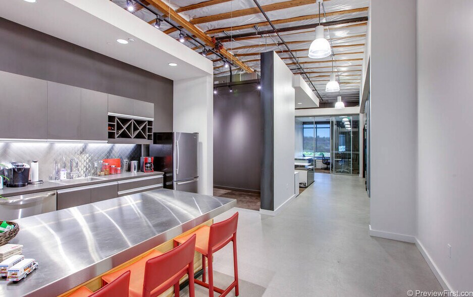 More Photos Of 3172 Lionshead Ave, Carlsbad Office For Sale