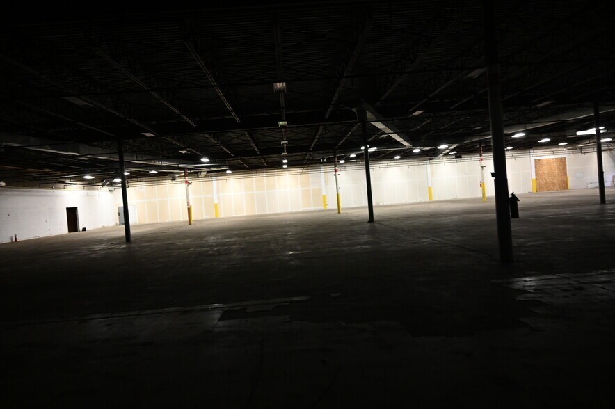 More Photos Of 2300 Claremont Ave, Ashland Freestanding For Lease