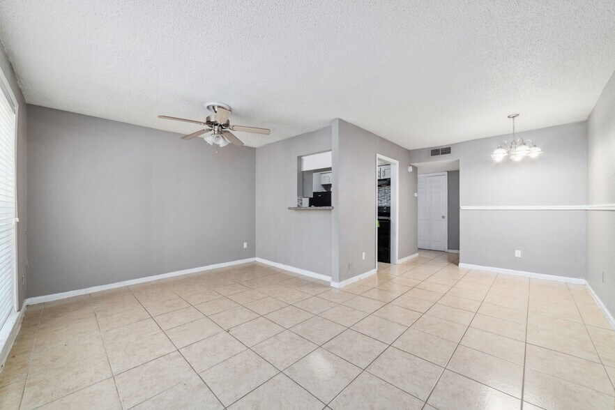 More Photos Of 8330 Carvel Ln, Houston Apartments For Sale