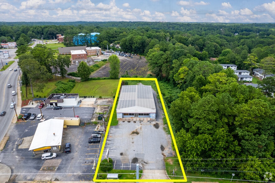 More Photos Of 4072 Glenwood Rd, Decatur Freestanding For Sale