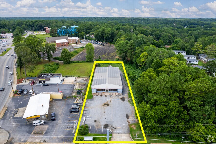More Photos Of 4072 Glenwood Rd, Decatur Freestanding For Lease
