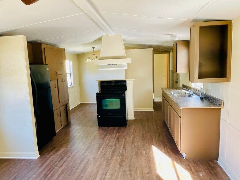 More Photos Of 904 N Kingsway Rd, Seffner Manufactured Housing Mobile Home Park For Sale