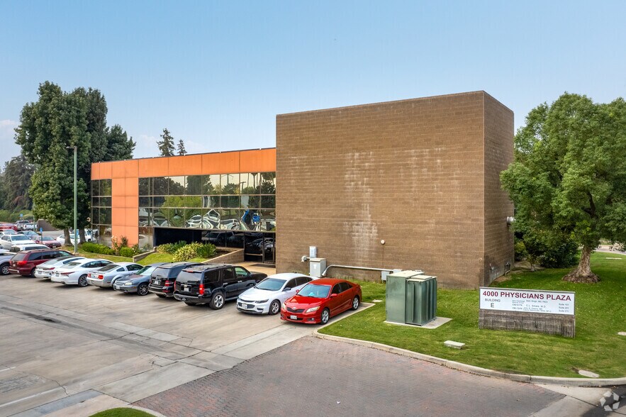 More Photos Of 4000 Physicians Blvd, Bakersfield Medical For Sale