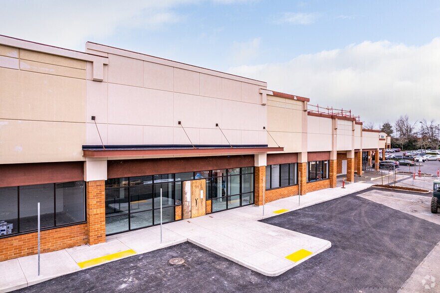 More Photos Of 15003-15121 SE McLoughlin Blvd, Milwaukie Storefront For Lease