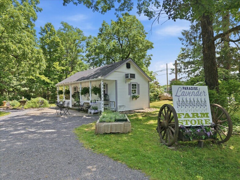 More Photos Of 5822 Paradise Valley Rd, Cresco Freestanding For Sale