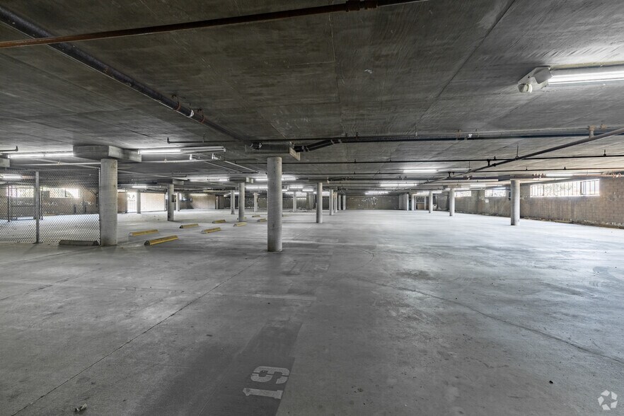 More Photos Of 2711-2717 Winona Ave, Burbank Research And Development For Sale