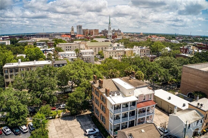 More Photos Of 109 W Liberty St, Savannah Hospitality For Sale