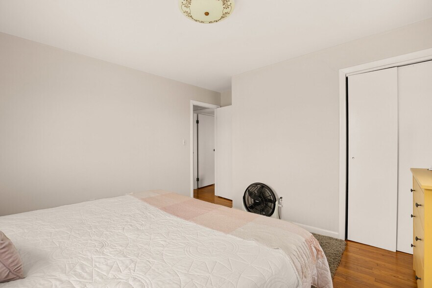 More Photos Of 162 Black Bear Run, Berlin Specialty For Sale