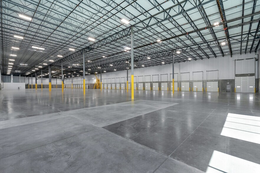 More Photos Of 7777 National Turnpike, Louisville Manufacturing For Lease