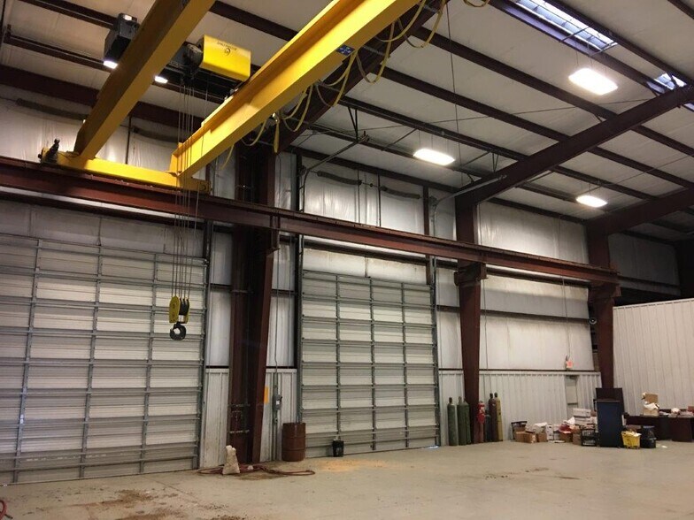 More Photos Of 12071 W Highway 85, Dilley Service For Sale