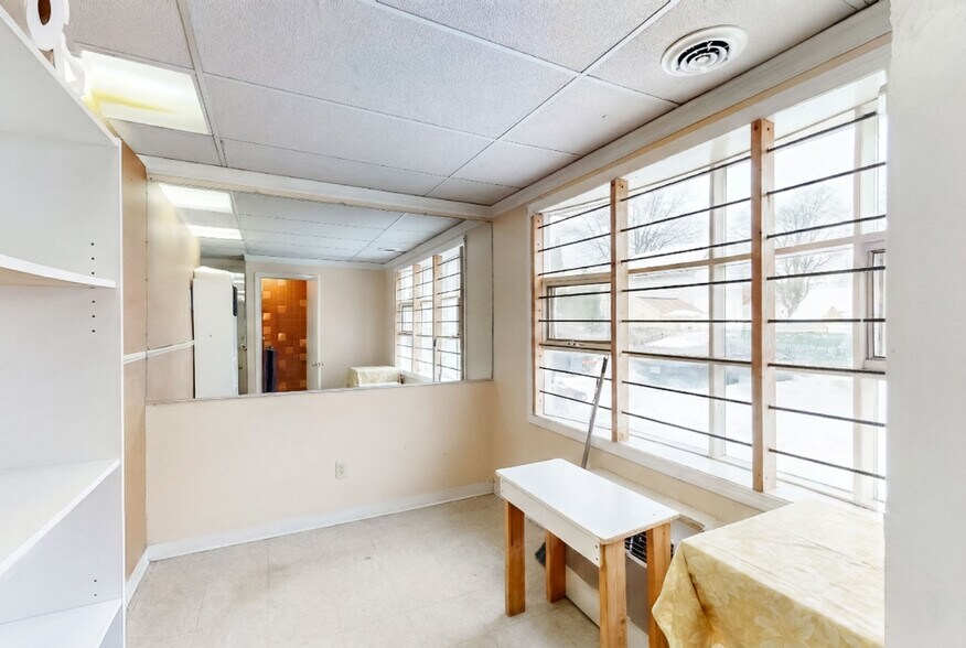 More Photos Of 1564 Becker St, Schenectady Storefront For Sale