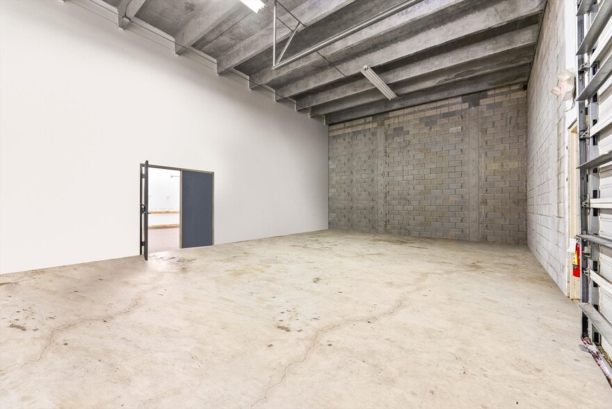More Photos Of 352 Tall Pines Rd, West Palm Beach Warehouse For Sale