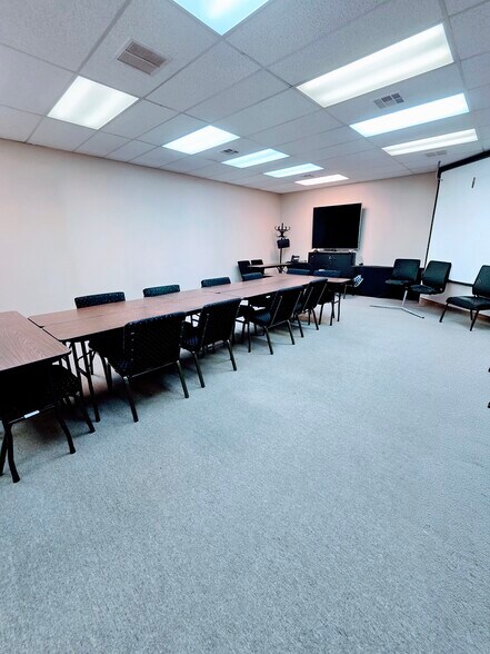 More Photos Of 317 SW C Ave, Lawton Office For Lease
