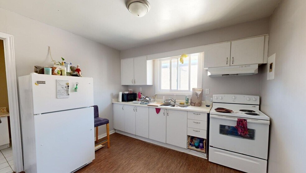 More Photos Of 184 Simcoe St, London Apartments For Sale