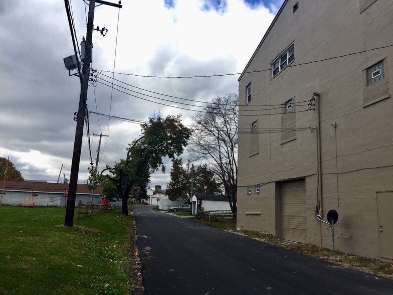 More Photos Of 414 E Lincoln Ave, Mc Donald Warehouse For Sale