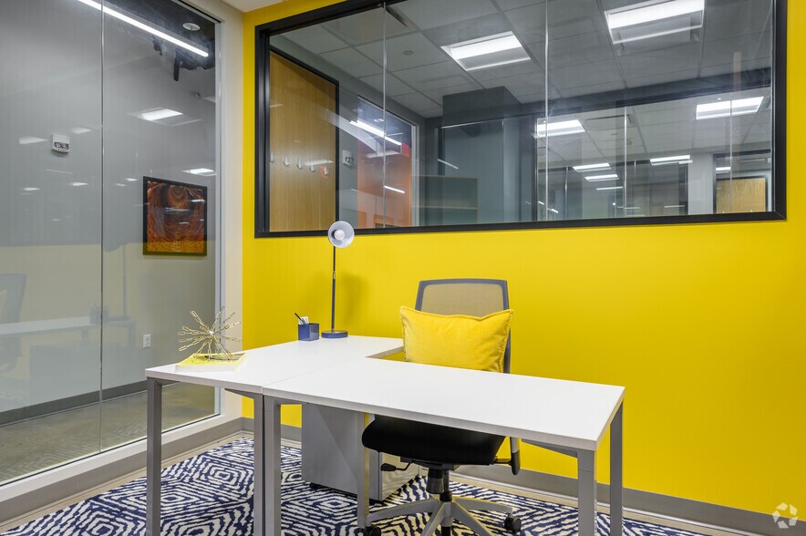 More Photos Of 1100 Wilson Blvd, Arlington Office For Lease